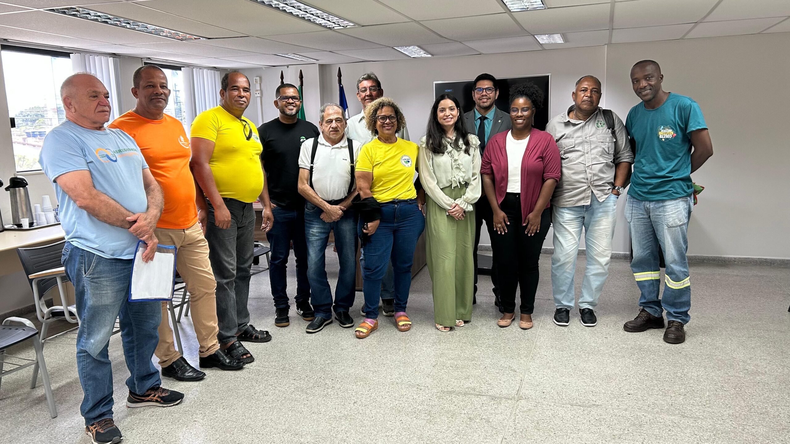 CAMA e catadores e catadores se reunem em Feira de Santana com MPT-BA e Defensoria do Estado da Bahia para debater desafios da categoria