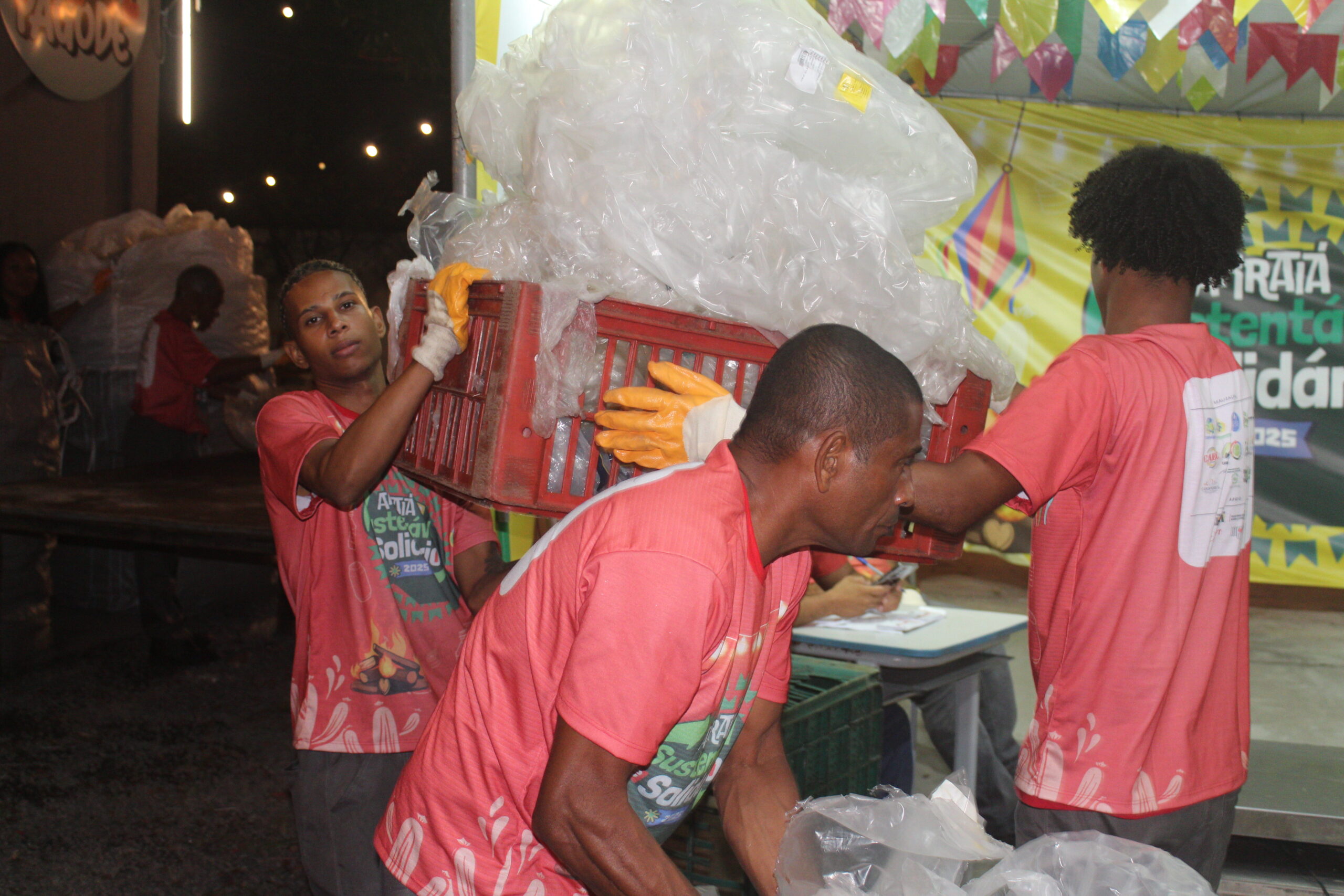 Novo decreto sobre embalagens plásticas pode contribuir para o fortalecimento do trabalho de milhares de catadores(as) na Bahia